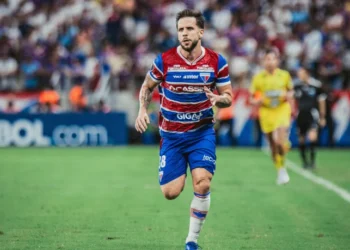 Tudo sobre o acordo de Lucas Sasha com o Athletico para deixar o Fortaleza