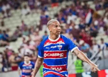 Deyverson se despede de companheiro no Fortaleza