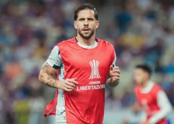 Lucas Sasha volta atrás em decisão que havia tomado sobre jogar no Fortaleza