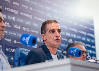 Renato Paiva só chegou no Fortaleza e já será obrigado a mudar o time