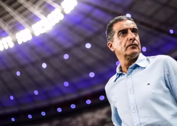 Renato Paiva encerra ciclo no Fortaleza logo após derrota para o Grêmio