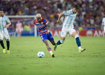 Fortaleza age na hora certa e ganha meio time de reforços para a Libertadores