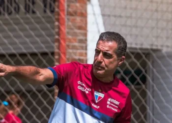 Renato Paiva recebe aviso prévio e saída do Fortaleza é confirmada