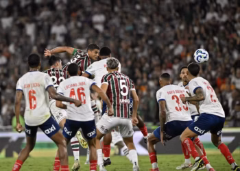 Rogério Ceni vive drama no Bahia e reencontra antigo carrasco