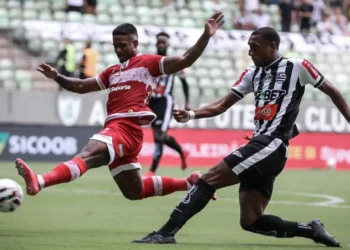 Atacante afastado do Fortaleza assina com time da Série B