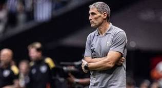 Vojvoda mal deixou o Fortaleza e antigo carrasco foi bater na porta do Santos