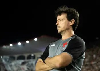 Fernando Diniz nada pôde fazer e Vasco fica sem jogador pra enfrentar o Fortaleza